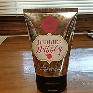 NEW Perfectly Posh Berries & Bubbly Hand Cream